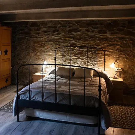 Masia Casa Nova De N'illa فيلة